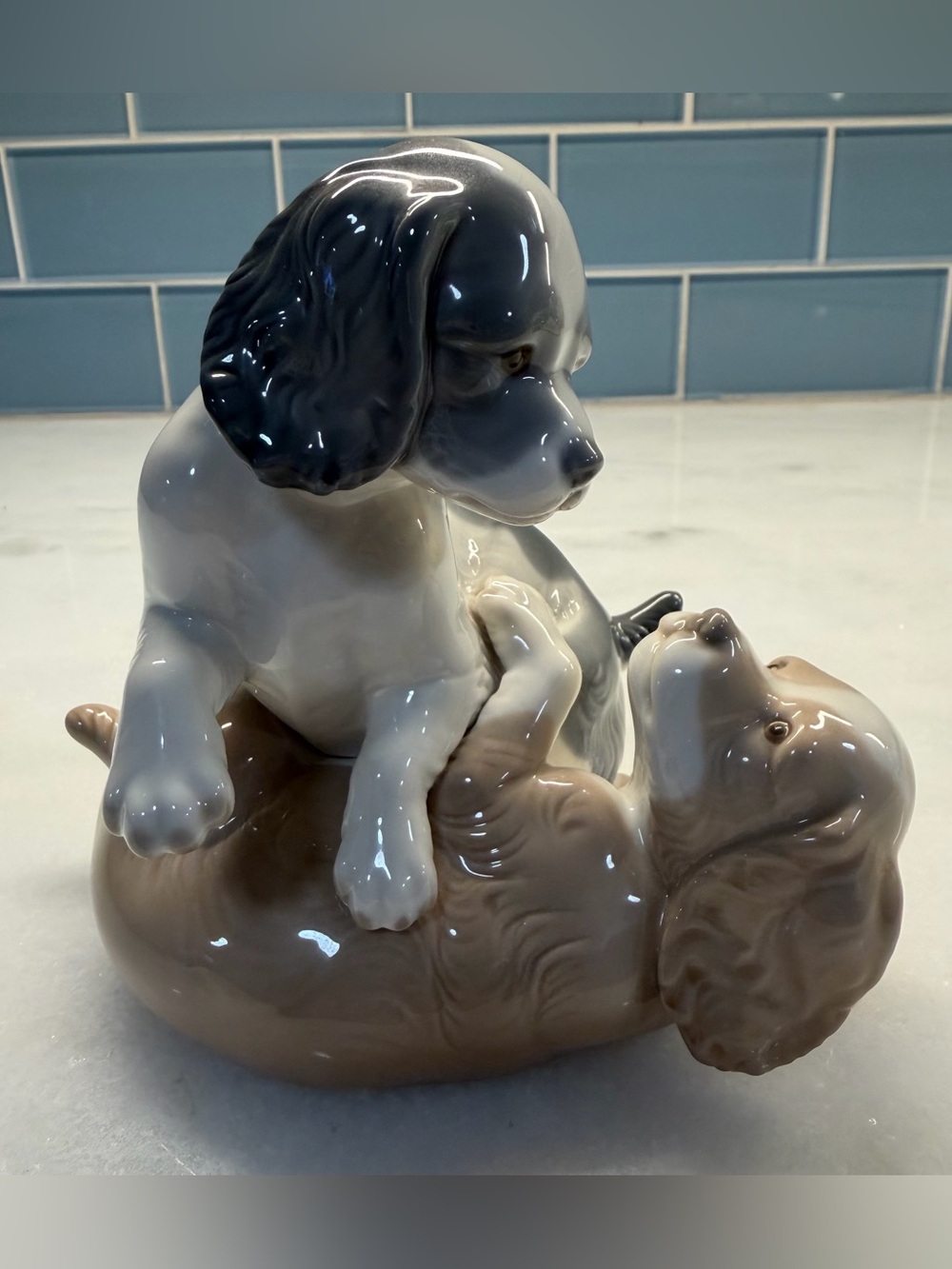 Vintage NAO by Lladro #0385 Wake Up Playful Puppies Dog Figurine Spain 1983
